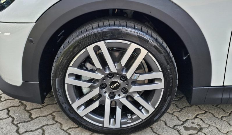 
								MINI Hatch 3-Door Cooper C full									