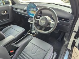 
										MINI Hatch 3-Door Cooper C full									