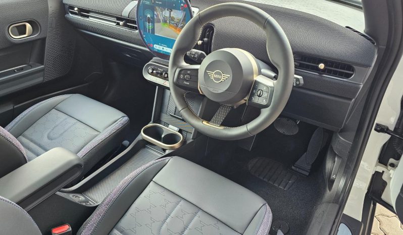 
								MINI Hatch 3-Door Cooper C full									