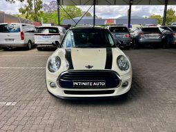 
										MINI Hatch 5-Door Cooper Steptronic full									