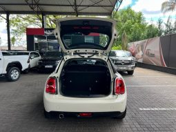 
										MINI Hatch 5-Door Cooper Steptronic full									