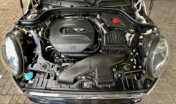 
										MINI Hatch 5-Door Cooper Steptronic full									