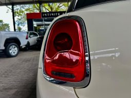 
										MINI Hatch 5-Door Cooper Steptronic full									