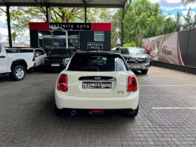 MINI Hatch 5-Door Cooper Steptronic