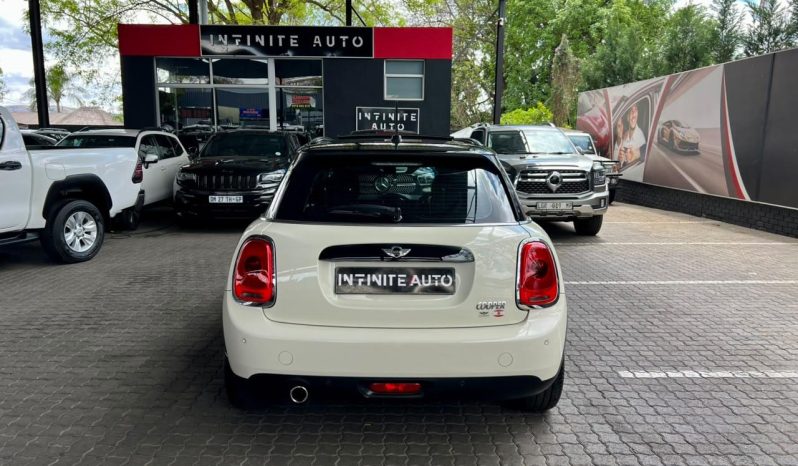 
								MINI Hatch 5-Door Cooper Steptronic full									