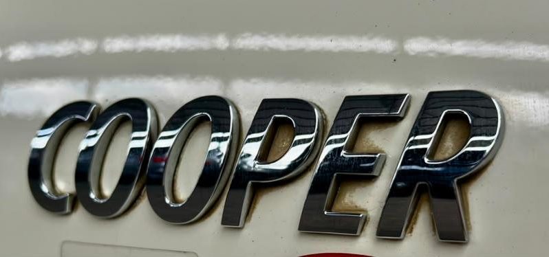 
								MINI Hatch 5-Door Cooper Steptronic full									