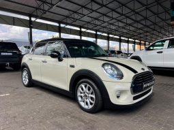 
										MINI Hatch 5-Door Cooper Steptronic full									