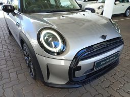 
										MINI Hatch 5-Door Cooper Steptronic full									