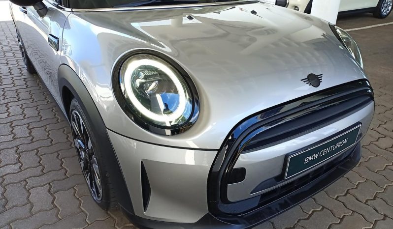 
								MINI Hatch 5-Door Cooper Steptronic full									
