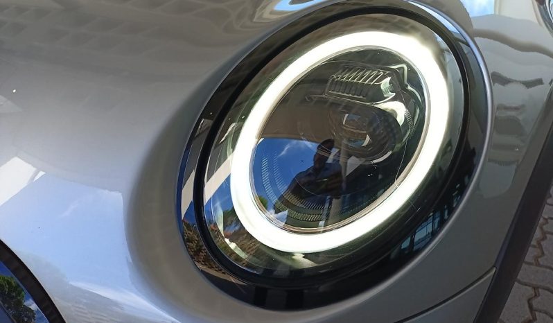 
								MINI Hatch 5-Door Cooper Steptronic full									