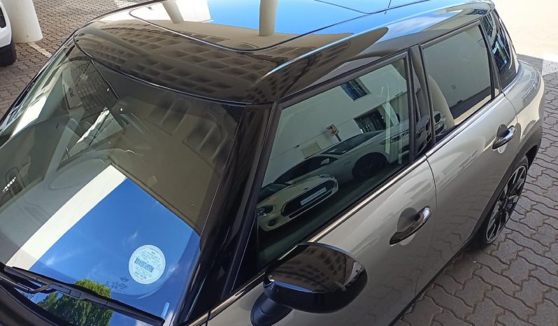 
								MINI Hatch 5-Door Cooper Steptronic full									
