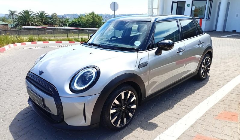 
								MINI Hatch 5-Door Cooper Steptronic full									