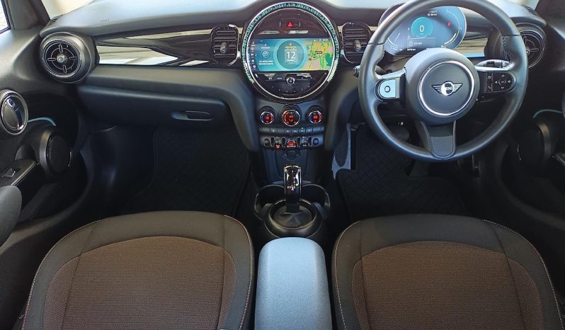 
								MINI Hatch 5-Door Cooper Steptronic full									