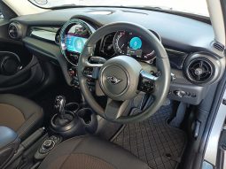 
										MINI Hatch 5-Door Cooper Steptronic full									