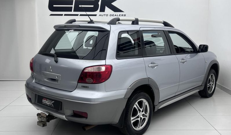 
								Mitsubishi Outlander 2.4 Gls At full									