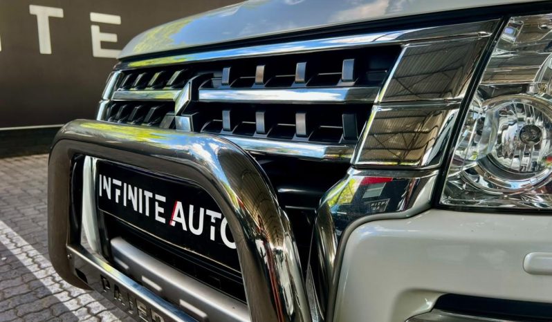 
								Mitsubishi Pajero 3.2 Gls Swb At full									