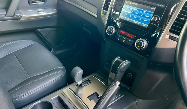 
								Mitsubishi Pajero 3.2 Gls Swb At full									
