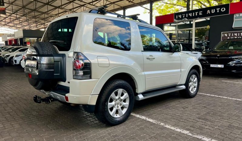 
								Mitsubishi Pajero 3.2 Gls Swb At full									