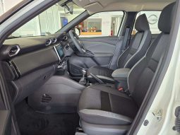 
										Nissan Magnite 1.0 Acenta MT full									