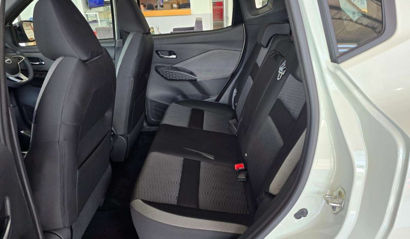 
								Nissan Magnite 1.0 Acenta MT full									