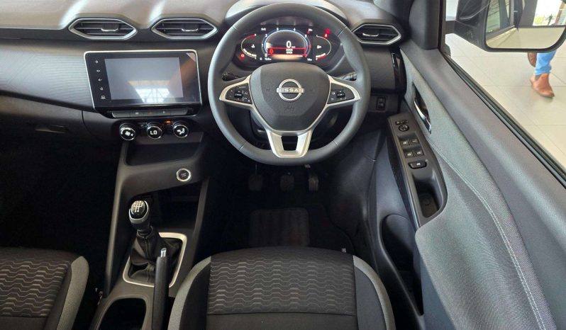 
								Nissan Magnite 1.0 Acenta MT full									