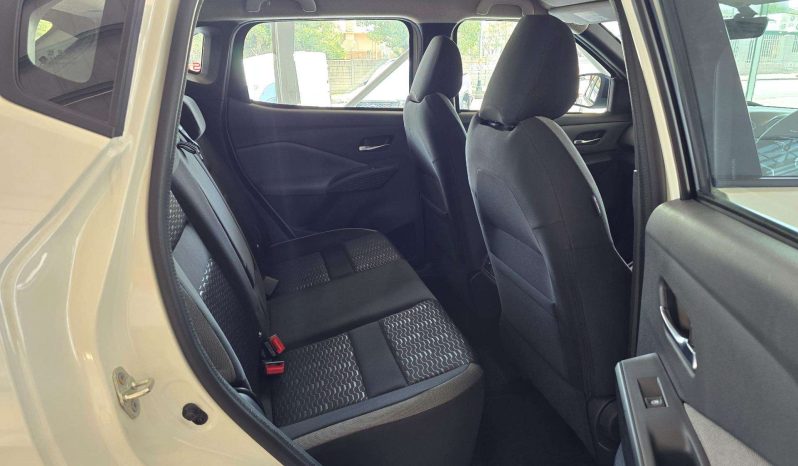 
								Nissan Magnite 1.0 Acenta MT full									