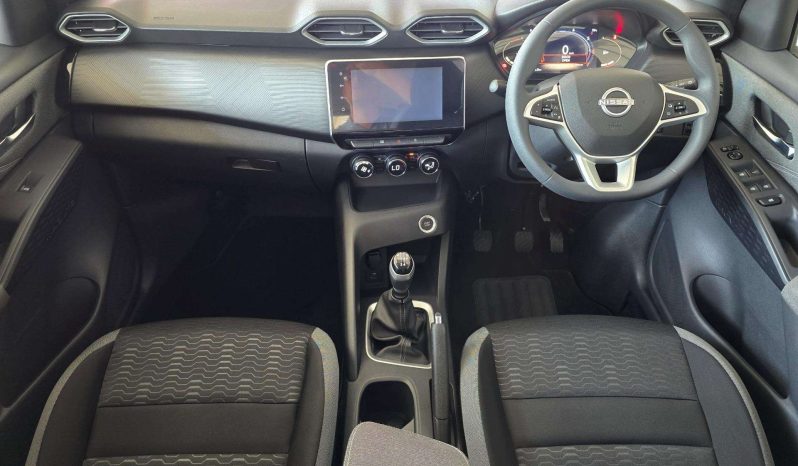 
								Nissan Magnite 1.0 Acenta MT full									