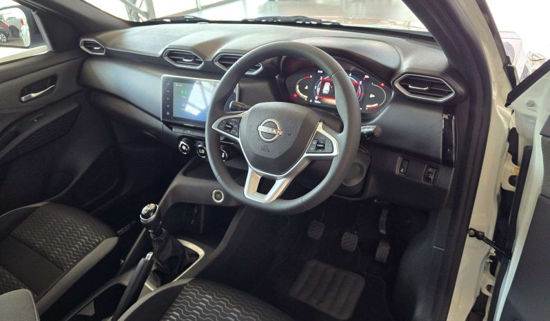 
								Nissan Magnite 1.0 Acenta MT full									
