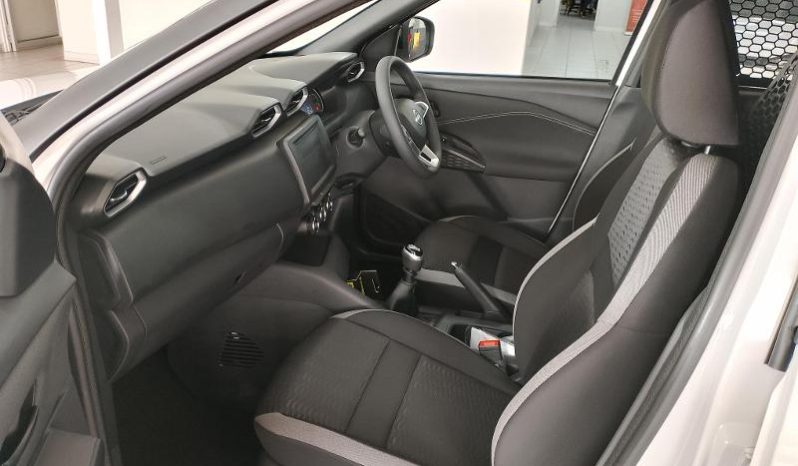 
								Nissan Magnite 1.0 Move Panel Van full									