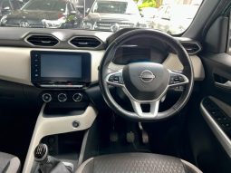 
										Nissan Magnite 1.0 T Acenta full									