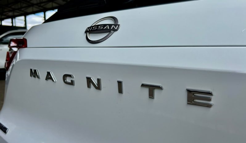 
								Nissan Magnite 1.0 T Acenta full									