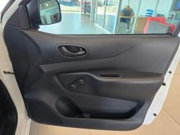 
										Nissan Navara 2.5D Xe S Cab 4X2 full									