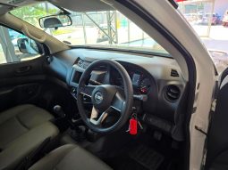 
										Nissan Navara 2.5D Xe S Cab 4X2 full									