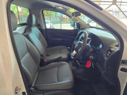 
										Nissan Navara 2.5D Xe S Cab 4X2 full									