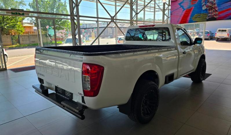 
								Nissan Navara 2.5D Xe S Cab 4X2 full									