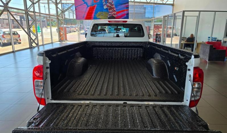 
								Nissan Navara 2.5D Xe S Cab 4X2 full									