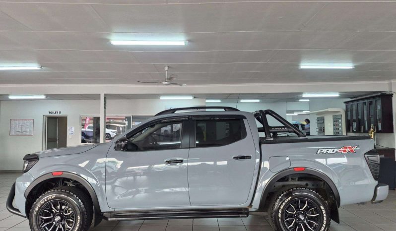 
								Nissan Navara NAVARA 2.5DDTi PRO-4X 4X4 A/T D/C P/U full									