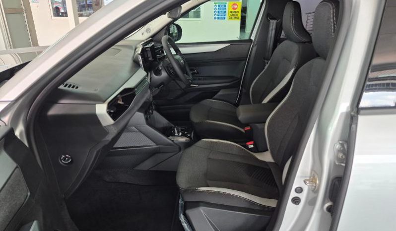 
								Nissan Tekton 1.3T Visia At full									