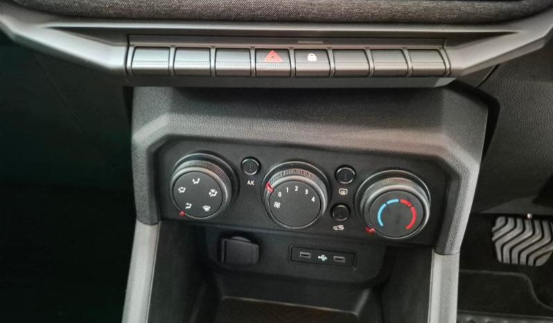
								Nissan Tekton 1.3T Visia At full									