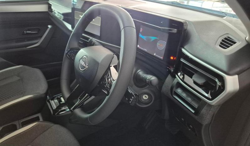 
								Nissan Tekton 1.3T Visia At full									