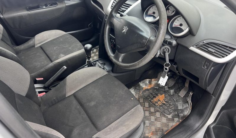 
								Peugeot 207 1.4 Xr 5-Door full									