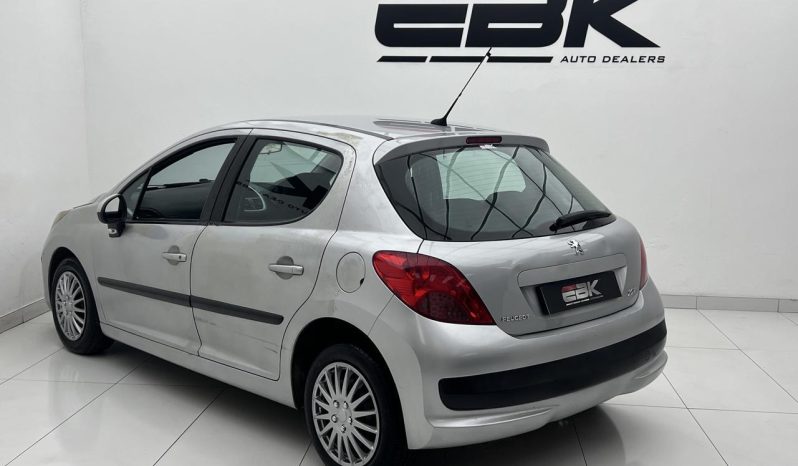 
								Peugeot 207 1.4 Xr 5-Door full									