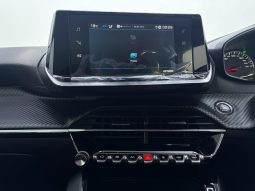 
										Peugeot 208 1.2 Active full									