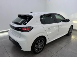 
										Peugeot 208 1.2 Active full									
