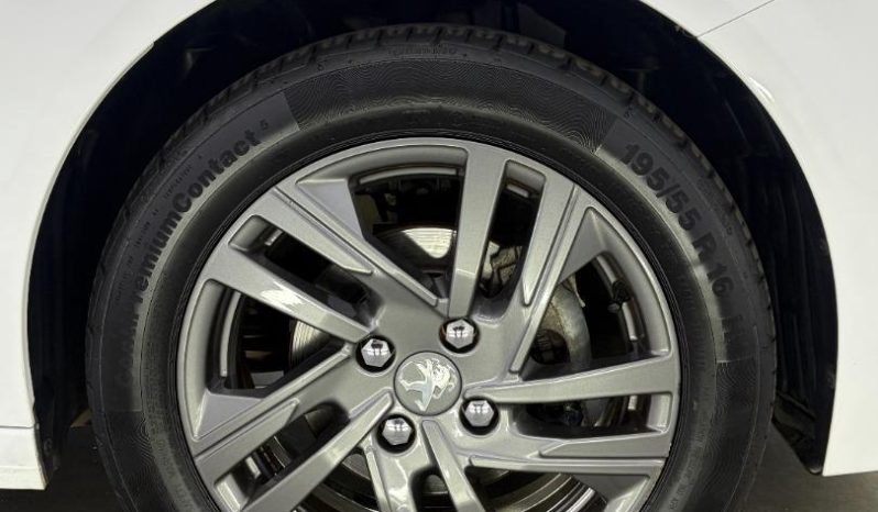 
								Peugeot 208 1.2 Active full									
