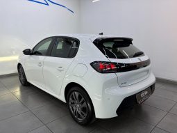 
										Peugeot 208 1.2 Active full									