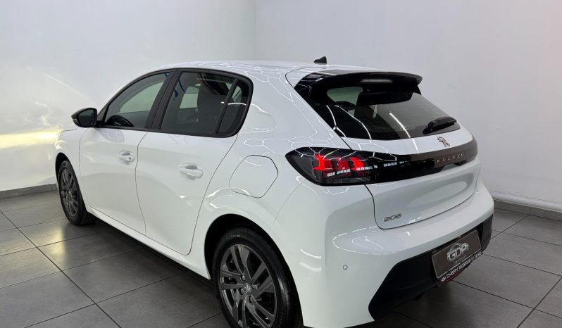 
								Peugeot 208 1.2 Active full									