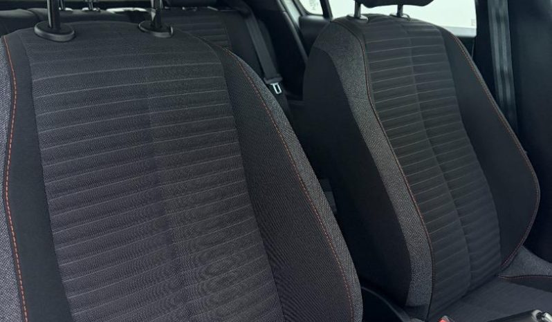 
								Peugeot 208 1.2 Active full									
