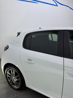
										Peugeot 208 1.2 Active full									