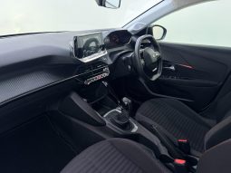 
										Peugeot 208 1.2 Active full									
